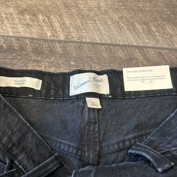 NWT Universal Thread Women's High Rise Balloon Jeans Black Size 8 - Picture 7 of 7